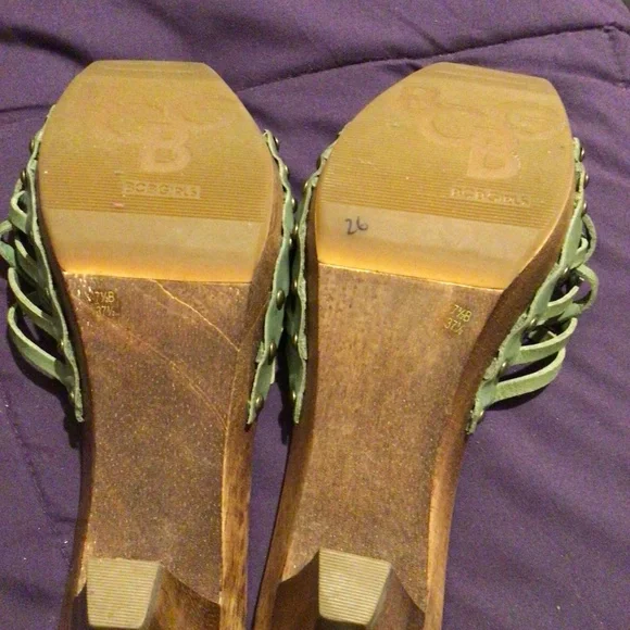 NWOT Green BCBG Slip On Wood Shoe 7.5 - Picture 4 of 7